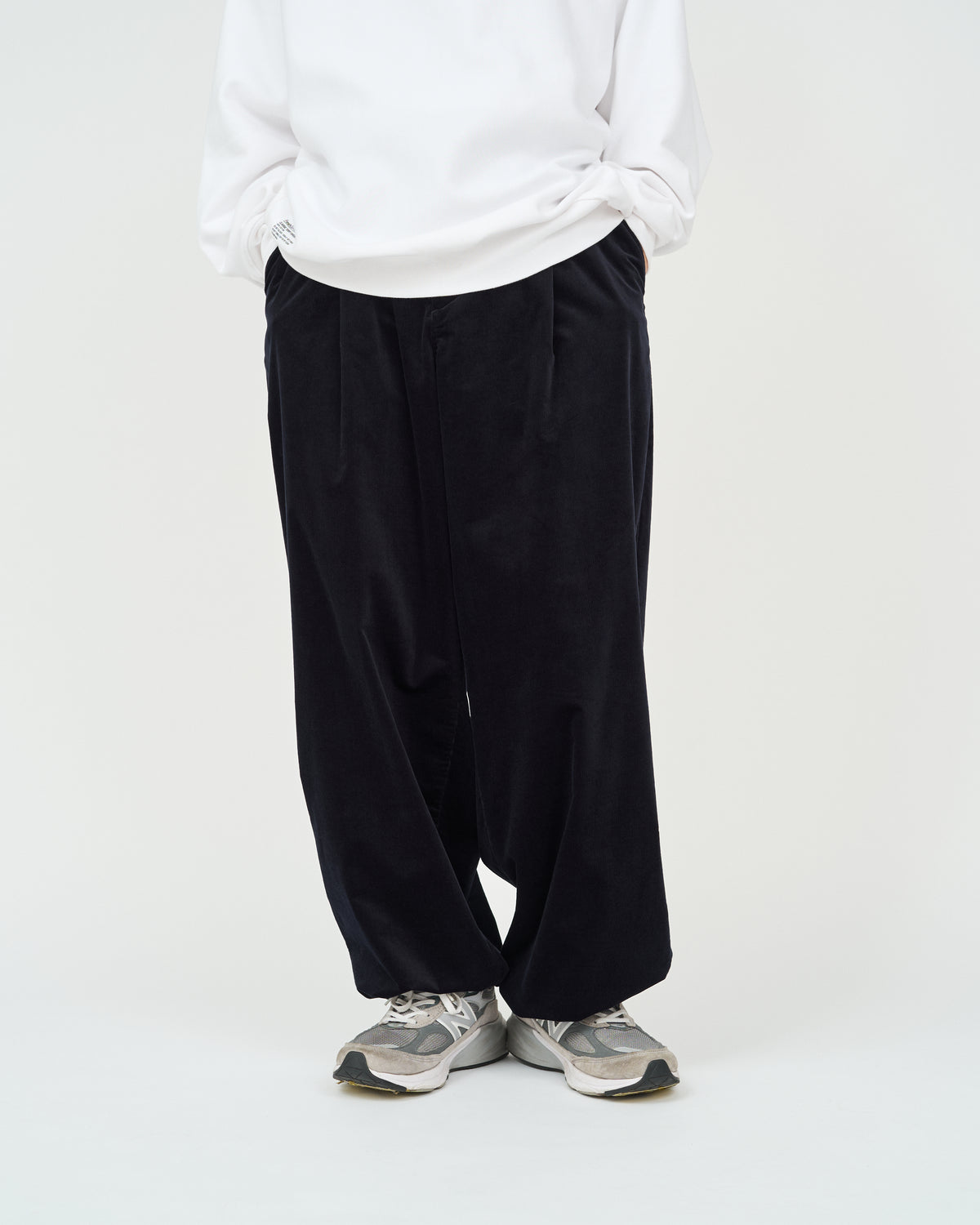 【10/3(土)発売】AIR CORDUROY WIDE TROUSERS