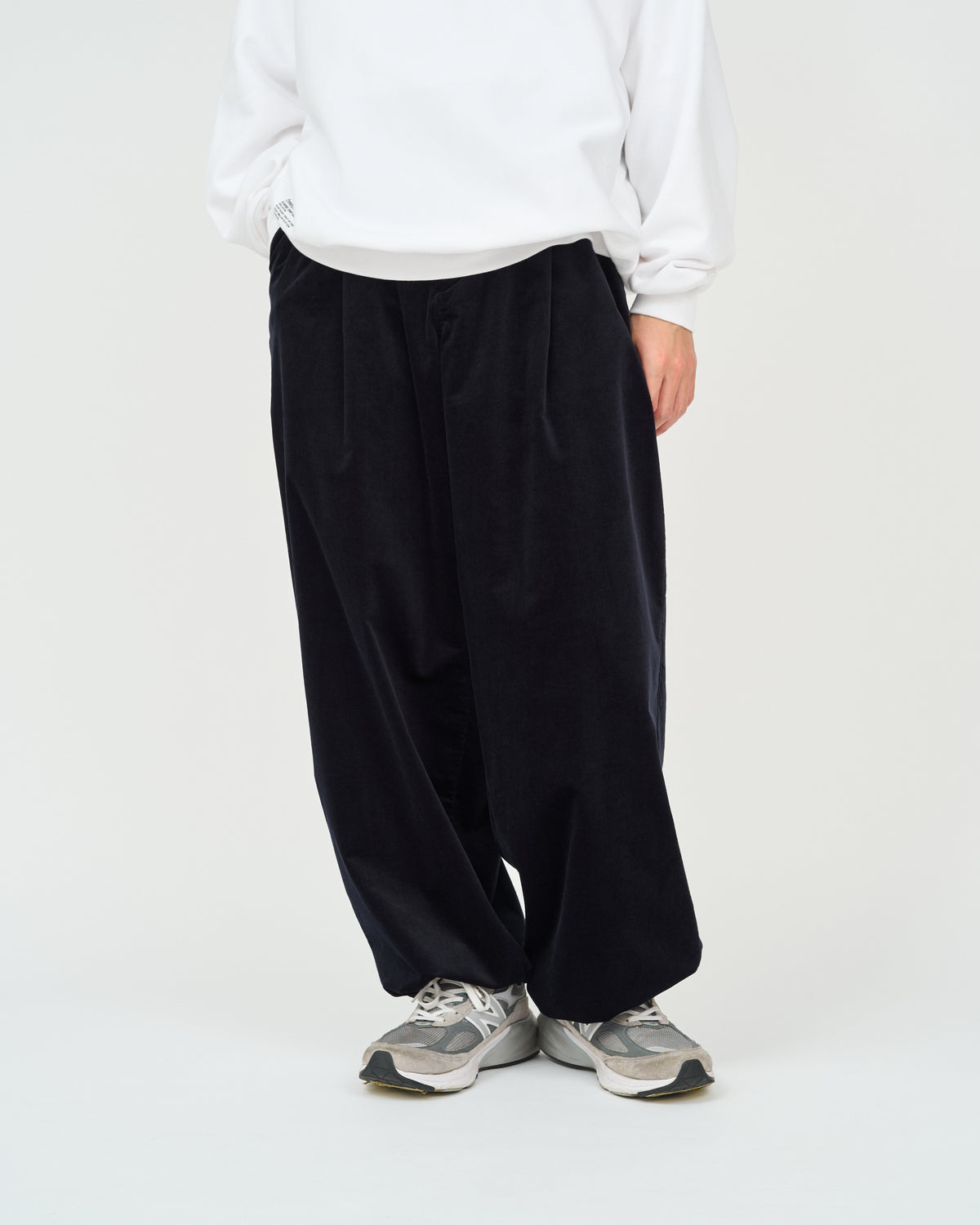 【10/3(土)発売】AIR CORDUROY WIDE TROUSERS
