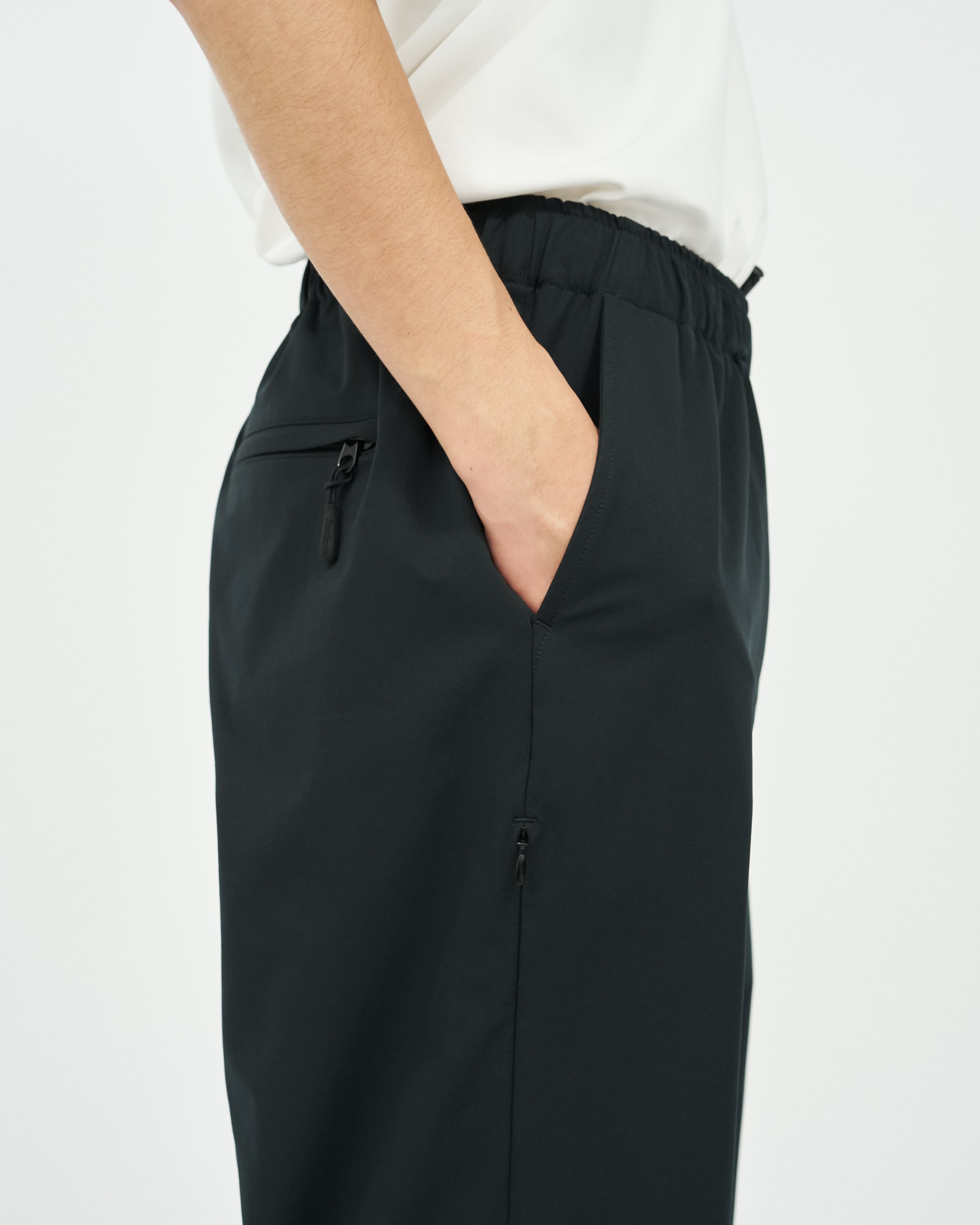 【7/18(土)発売】MOTION LAYER EASY PANTS