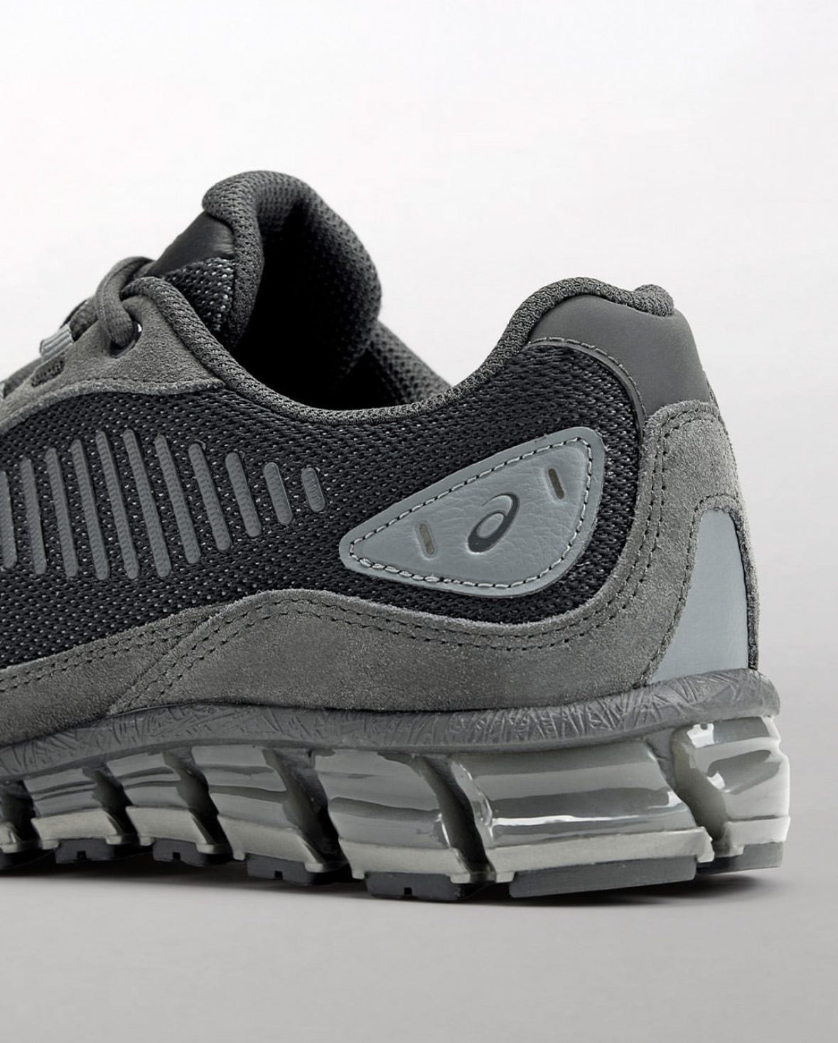 GEL-QUANTUM 360 I AMP'BLACK/GRAPHITE GREY'