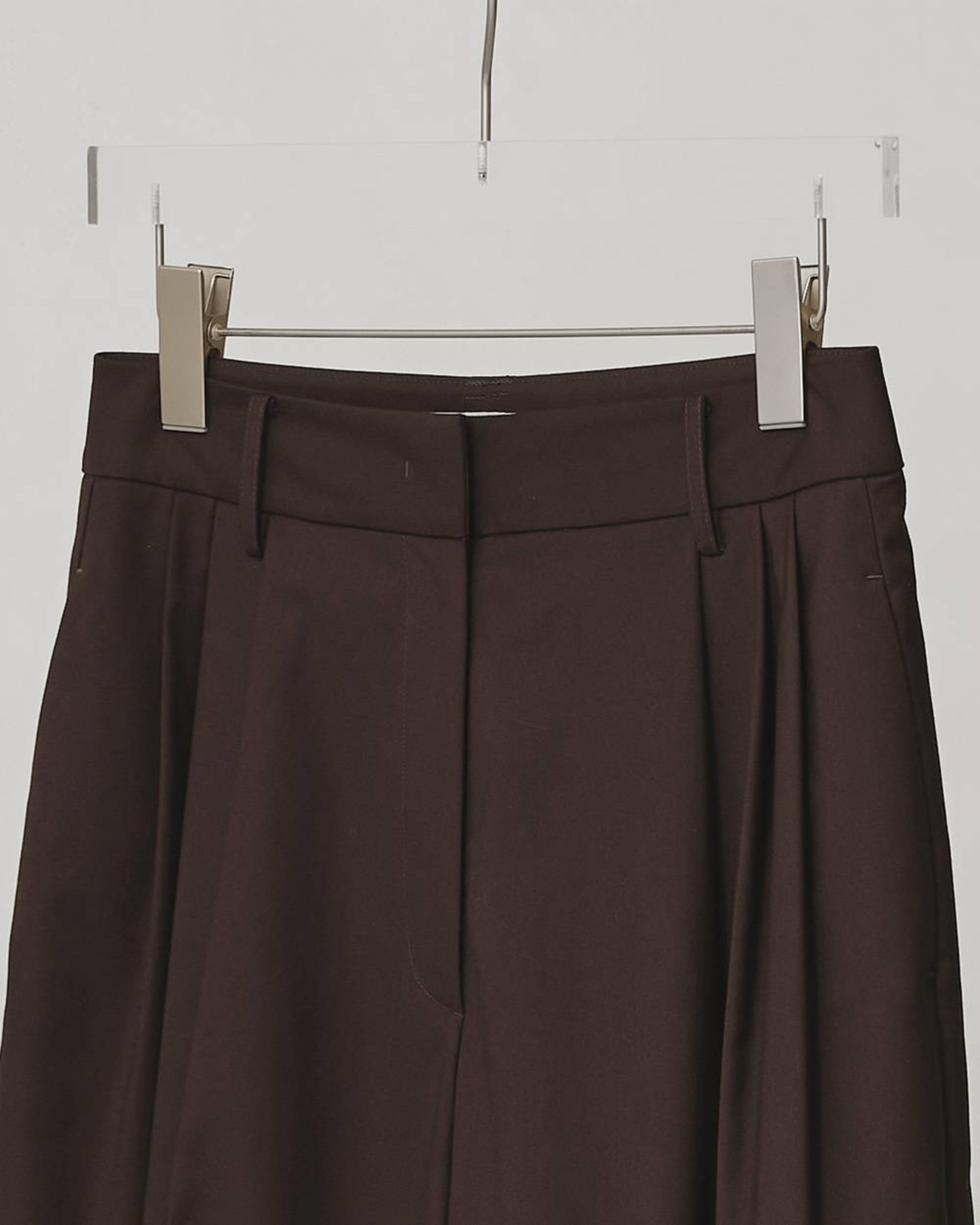 【6/26(金)発売】Lightweight Tuck Trousers