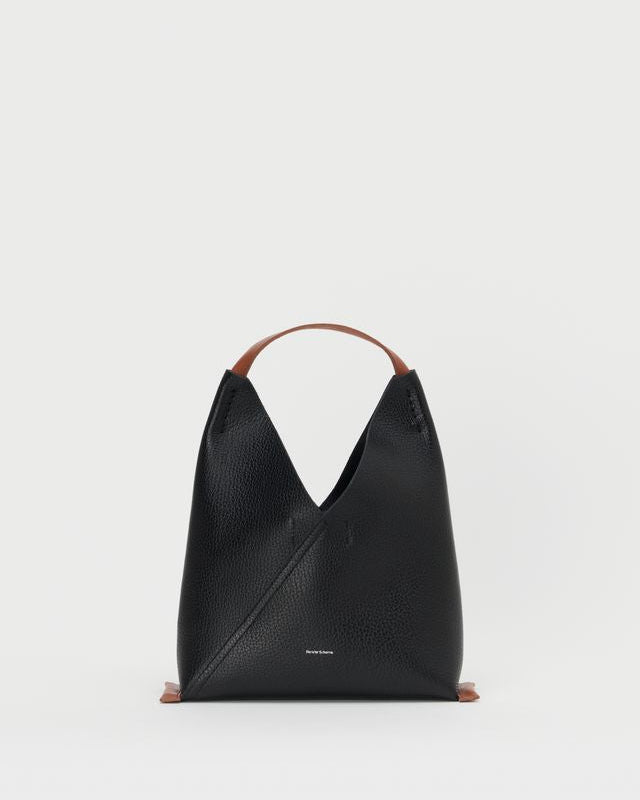 【6/13(土)発売】triangle bag
